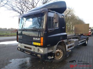 DAF 65 .210 ATI Handgeschakeld BDF systeem met laadklep Containerchassis LKW