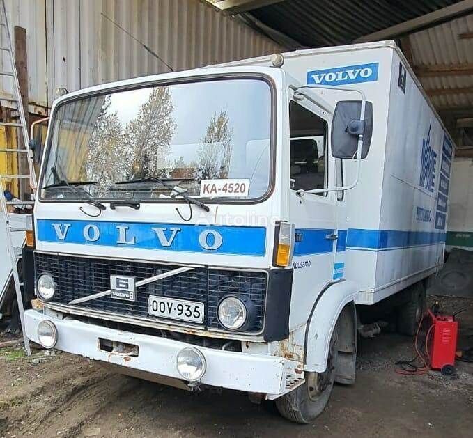 Volvo huoltoauto Koffer-LKW