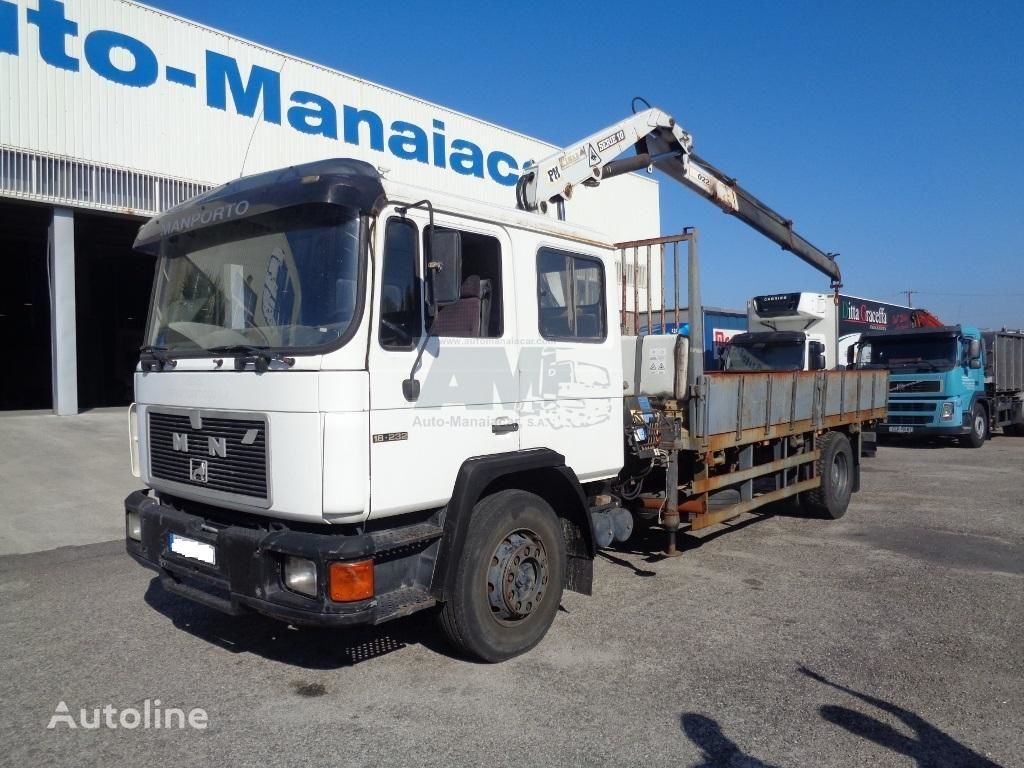 MAN 18.232 4X2 C/ REDUÇÃO CAB DUPLA 7 LUGARES C/ GRUA Pritsche LKW